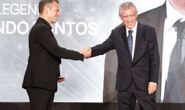 Milli komandamızın baş məşqçisi Yunanıstanda xüsusi mükafat aldı