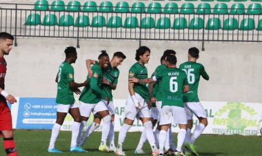 Zamiq Əliyev Superliqada çempionluğa doğru addımlayır