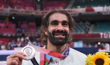 Rafael Ağayev Kimdir? Dünya İdmanının “Qara Brilyant”ı