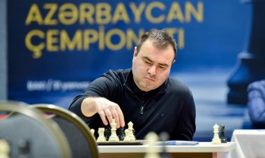 Məmmədyarovla Məmmədov irəlilədi, Teymur Rəcəbov gerilədi