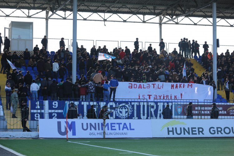  Tovuzlu azarkeşlərdən etiraz: "Ədalətli hakimlik istəyirik"