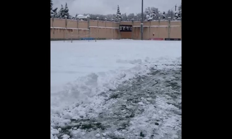 Bölgə stadionu qarın altında qaldı, ev oyununu Bakıda keçirəcəklər