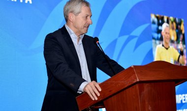 Sədr "Neftçi"nin futbolçusunun qırmızı vərəqə almasını izah etdi