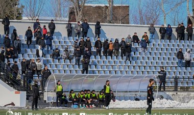 BİABIRÇILIQ! Oyuna girmək istəyən futbolçunun forması oğurlandı, meydana çıxa bilmədi