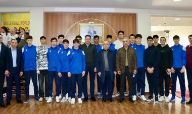 Şahin Bağırov MDB Oyunlarında yarışacaq yığmalarla görüşdü