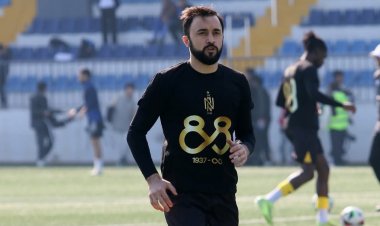 "Neftçi" Bayıl stadionunda matça xüsusi dizaynlı formalarla çıxdı