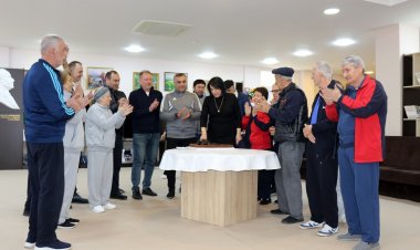 “Neftçi” əməkdaşları və veteranlar qocalar evini ziyarət etdilər - FOTO