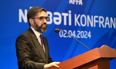 Rövşən Nəcəf milli komandamızın uğursuz nəticələrinə görə Fernandu Santuşa narazılığını bildirdi