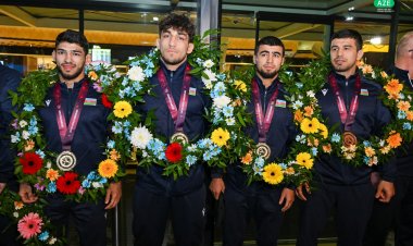 Slovakiyada Avropa çempionu olmuş millimiz Vətənə qayıtdı