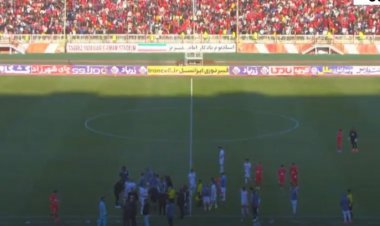 Təbrizdə "Azərbaycan" şüarları səsləndi - Rəqibin məşqçiləri meydana girdilər, oyun dayandırıldı