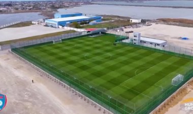 "Turan Tovuz"un yeni bazasında təbii örtüklü meydança hazır oldu