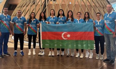 Azərbaycanın voleybol milli komandaları Türkiyəyə yollandılar
