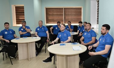 Vaqif Cavadovla Aqil Nəbiyevə məşqçiliyi Aslan Kərimov öyrədir