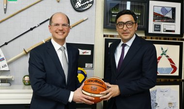  FİBA-nın baş katibi gənclər və idman nazirinin qonağı oldu
