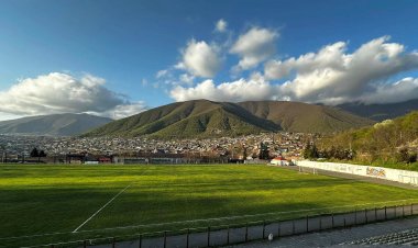 Şəki şəhər stadionunda "qol yağışı" - Qapılara 12 top vuruldu