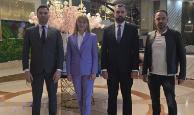 Üzgüçülük Federasiyasının rəsmiləri Rumıniyada görüş keçirdi