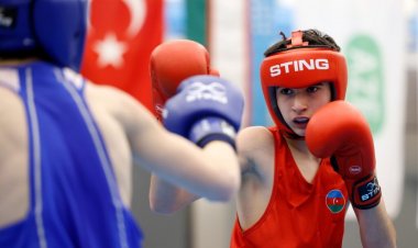 Azərbaycan boksçusu Avropa çempionatında finala yüksəldi