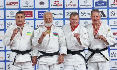 Fərhad Rəcəbli karyerasında 11-ci Avropa çempionluğunu qazandı