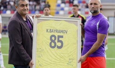 Kamal Bayramov peşəkar futbolçu karyerasını başa vurdu