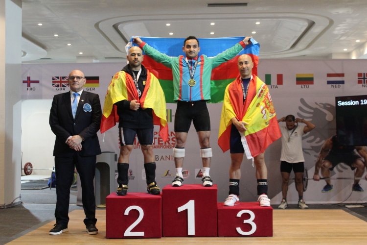 Avropa çempionatında 2 qızıl, 2 gümüş medal və yeni rekord