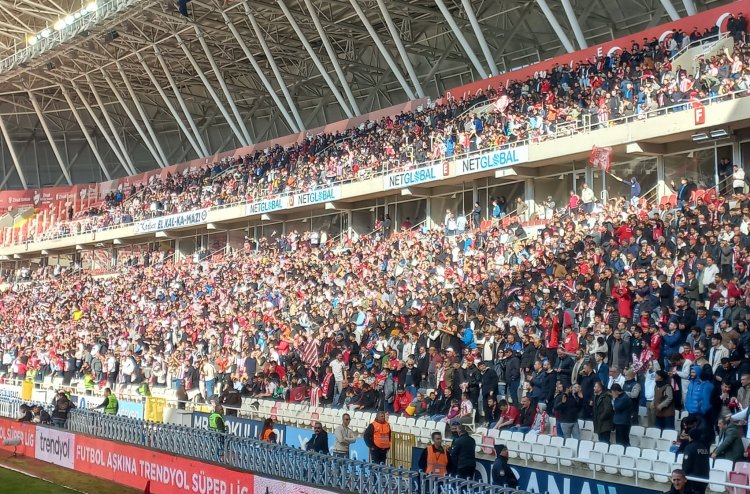Türkiyə Super Liqasını tərk edəcək üçüncü komanda müəyyənləşdi