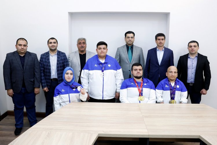 Dünya Kubokunda medal qazanmış milli üzvləri ilə görüş keçirildi
