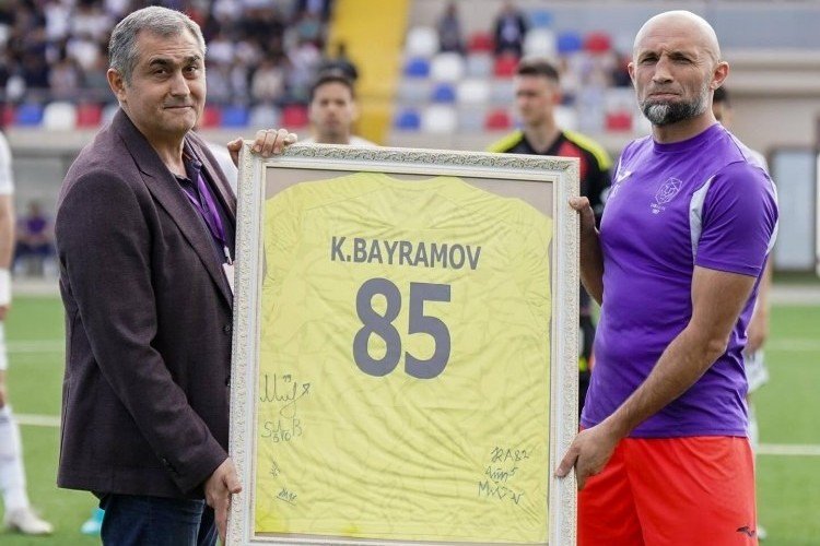 Kamal Bayramov peşəkar futbolçu karyerasını başa vurdu