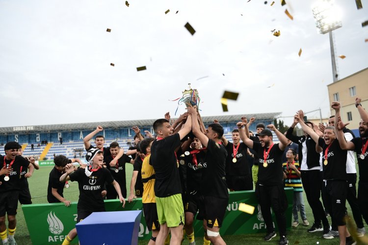 "Neftçi" çempion, "Qarabağ" gümüş, "Zirə" bürünc medalçı oldu