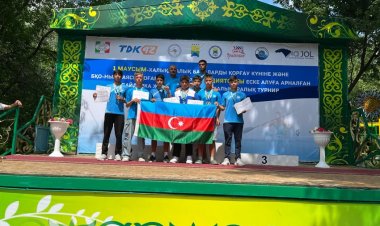 Azərbaycanın gənc avarçəkənləri Uralsk turnirində 14 medal qazandı