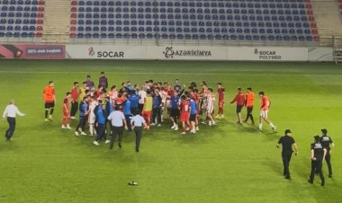 Yığmamızın matçında kütləvi DAVA: Əlbəyaxa oldular - VİDEO