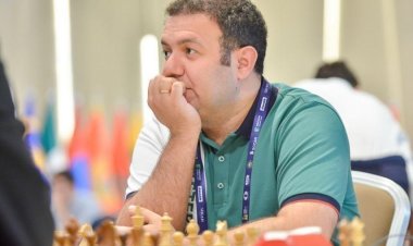 Rauf Məmmədov Londonda dünya çempionatının mükafatçısı oldu