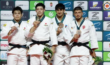 Dünya çempionatında millimizin növbəti medalını Hacıyev qazandı
