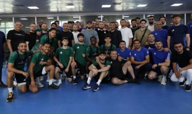 Məşhur döyüşçülər "Qarabağ"ın futbolçuları ilə görüşdülər