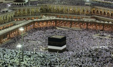 Rəşad Sadıqov tanınmış UFC döyüşçüsü ilə birlikdə "Hacı" oldu