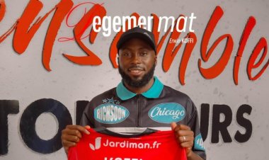 "Neftçi"dən ayrılan futbolçu Fransa klubu ilə müqavilə bağladı 