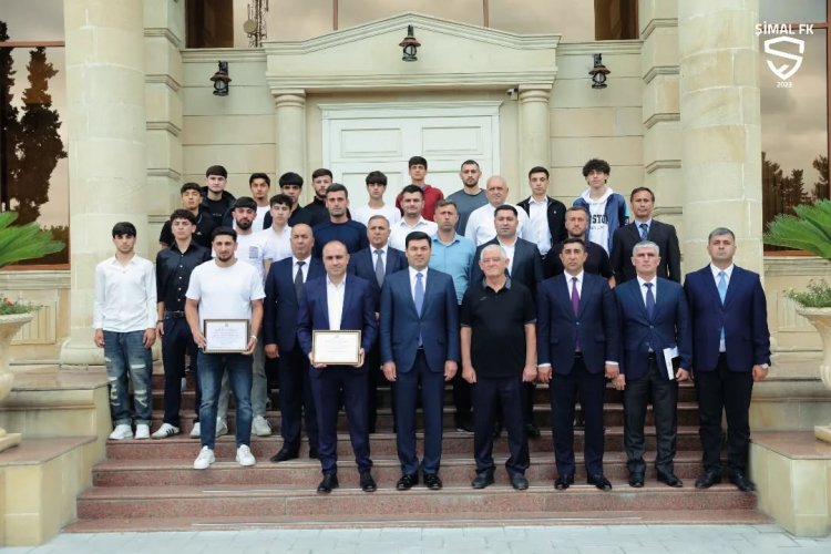 İcra başçısı 1-ci Liqaya yüksələn komanda üzvləri ilə görüşdü
