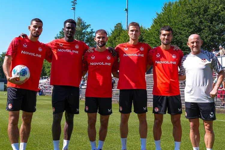 Mahir yeni klubunda başladı