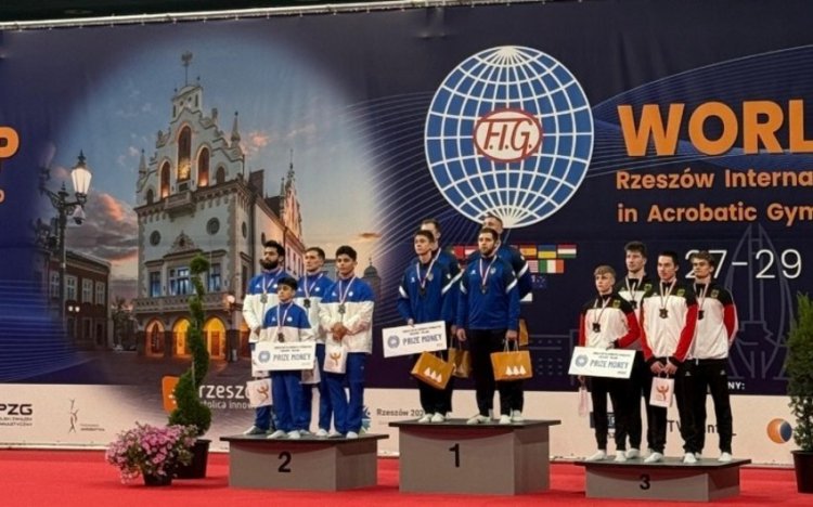 Akrobatlarımız Dünya Kubokunda gümüş medal qazandılar