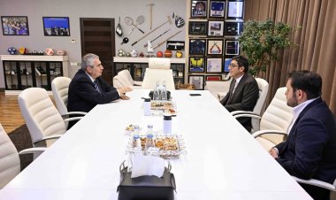  Gənclər və idman naziri Bakıda BOF-un prezidenti ilə görüşdü