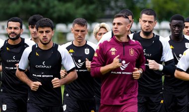 "Neftçi" Polşa toplanışına başladı