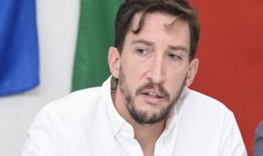 Azərbaycan milli komandasının baş məşqçisi vəzifəsindən ayrıldı