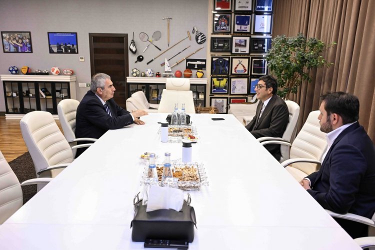 Gənclər və idman naziri Bakıda BOF-un prezidenti ilə görüşdü