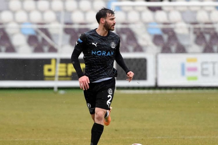 "Sumqayıt"dan ayrılan müdafiəçi yenidən Türkiyədə forma geyinəcək