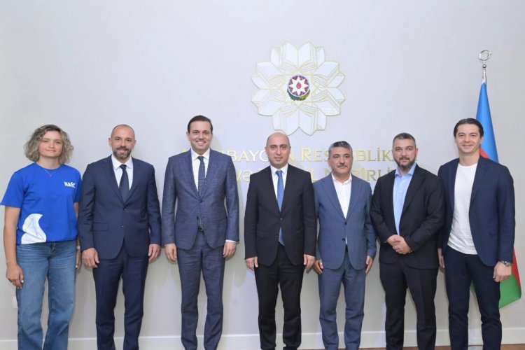 Emin Əmrullayev "Nəsibə Aydın" klubunun prezidenti ilə görüşdü