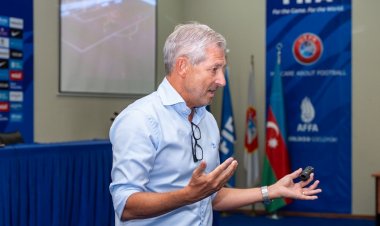 Frank De Blekere Premyer Liqa klublarının rəsmiləri ilə görüşdü