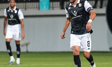 "İstəməzdim ki, çempionatımızda süni örtüklü meydançada oynayaq"