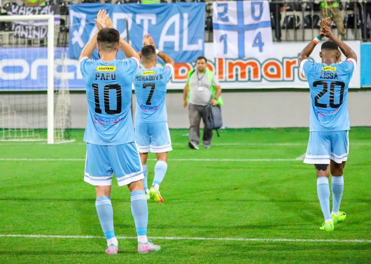 "Qolumu çox çətin günlər keçirən həmvətənlərimə həsr edirəm"