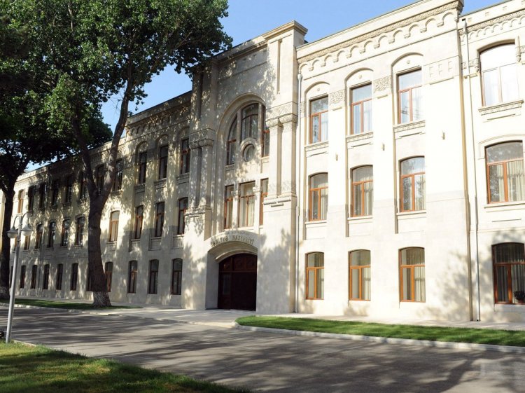 Sabiq vitse-prezident nazirliyin 4 milyonluq tenderinin qalibi oldu