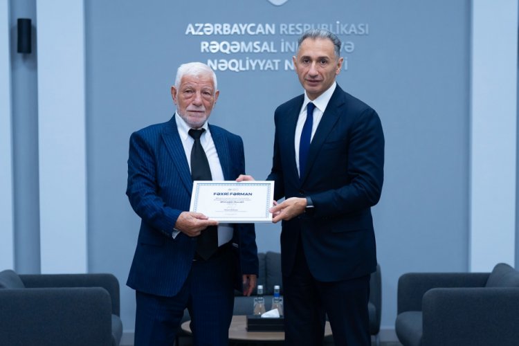 Federasiya prezidenti veteran idmançını fəxri fərmanla təltif etdi