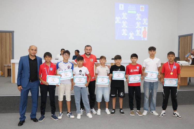 2024-25 mövsümündə fərqlənən futbolçular mükafatlandırıldılar
